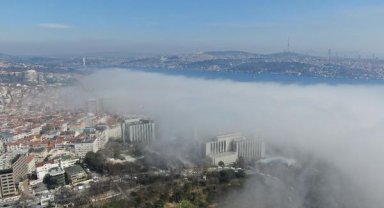 İstanbul Boğazı'nda sis sürprizi: Gemi trafiği durdu