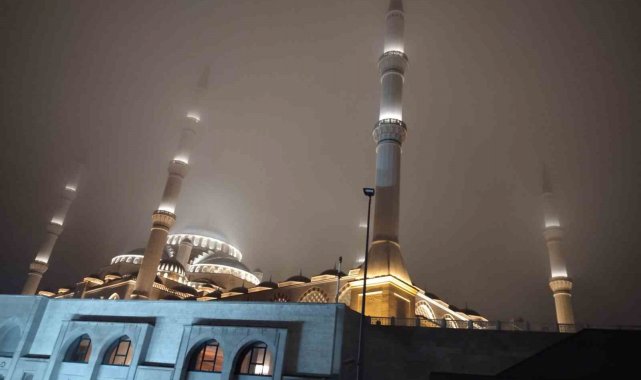 İstanbul'da akşam saatlerinde yoğun sis etkili oldu