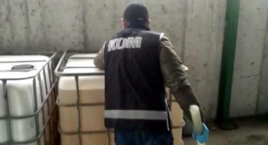 İzmir'de 20 ton karışımlı akaryakıt ele geçirildi