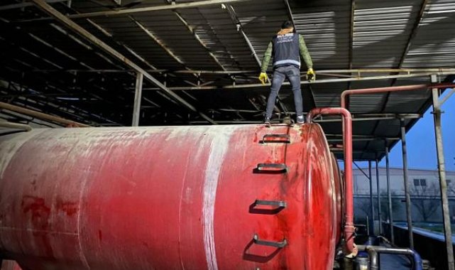 İzmir'de 254 ton kaçak akaryakıt ele geçirildi
