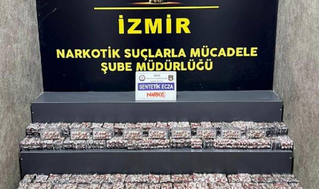 İzmir'de 27 bin 400 sentetik hap ele geçirildi