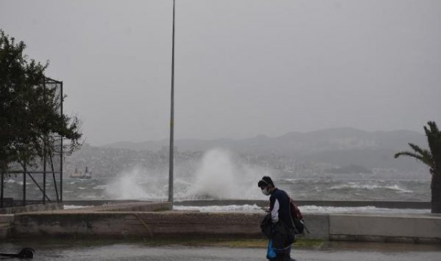 İzmir'de kuvvetli rüzgar ve fırtına uyarısı