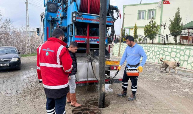 İzmit Belediyesi, selden etkilenen bölgelerde yaraları sarıyor