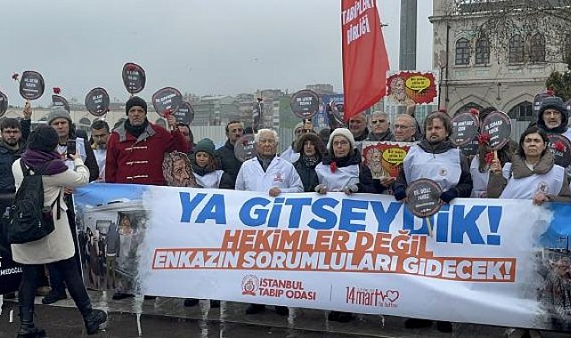 Kadıköy'de hekimler, depremde kaybettikleri meslektaşlarını andı