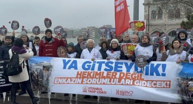 Kadıköy'de hekimler, depremde kaybettikleri meslektaşlarını andı