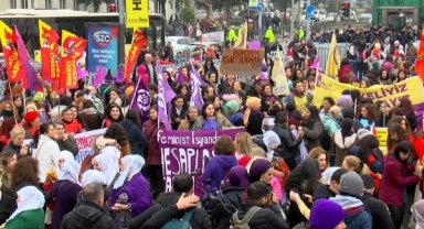Kadıköy'de kadınlar 8 Mart öncesi toplandı