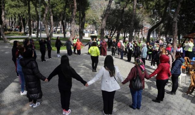 Kadın bisikletçiler, depremzede kadınlarla 'kardeş' oldu