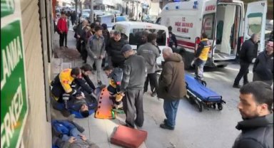 Kağıthane'de 2 teknisyen bebekli kadının üstüne düştü