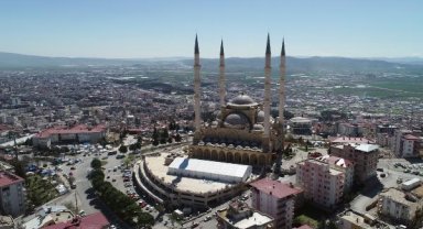 Kahramanmaraş'taki Abdülhamid Han Camii'nde ilk teravih çadırda kılınacak