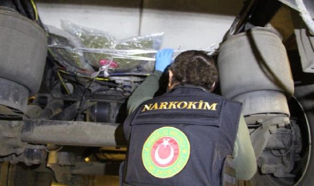 Kapıkule'de, TIR'da 13 kilo esrar ele geçirildi: 2 gözaltı