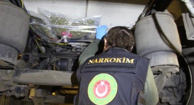 Kapıkule'de, TIR'da 13 kilo esrar ele geçirildi: 2 gözaltı