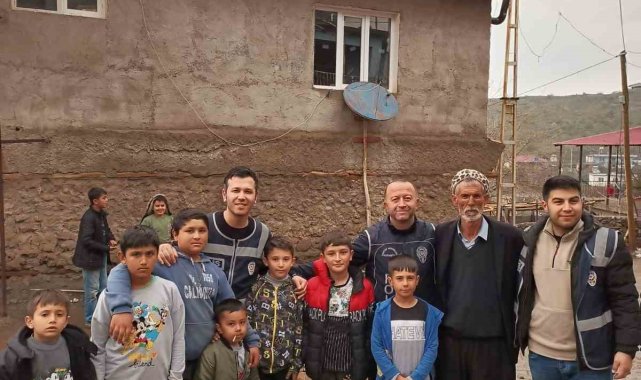 Karabük Emniyeti yaraları sarmaya yardım ediyor