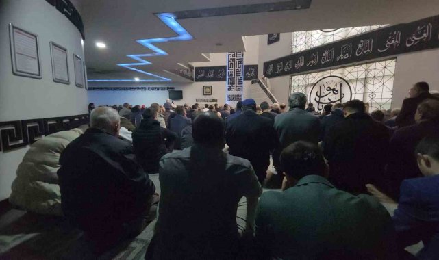 Karabük'te Ramazanın ilk Cuma'sında cami ve mescitler doldu