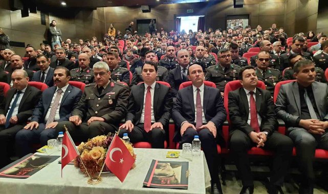 Kars'ta Çanakkale Zaferi törenle kutlandı