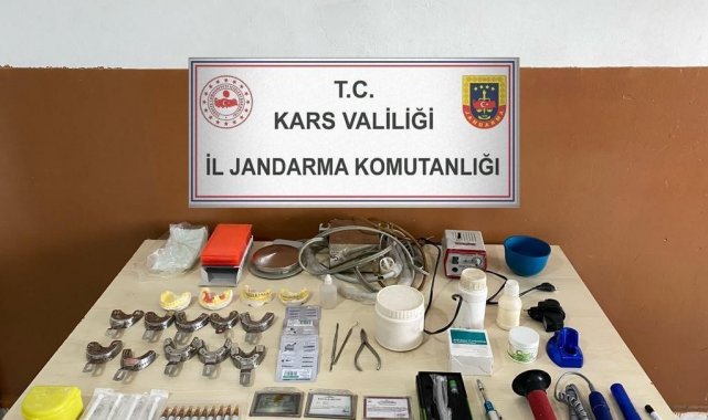 Kars'ta jandarma ekipleri sahte diş doktorunu yakaladı