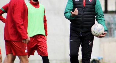 Karşıyaka'da yeniler ilk kez sahnede