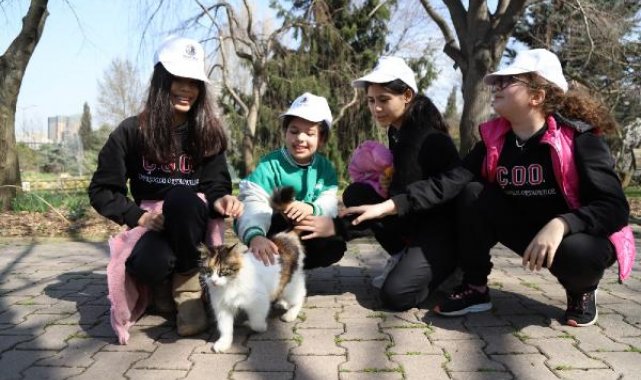 Kartal Belediyesi'nden depremzede öğrencilere moral gezisi