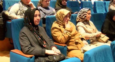 Kartal'da 'en iyi narkotik polisi anne' semineri
