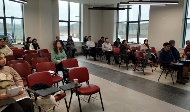 Kastamonu Üniversitesi'nden akademisyen ve öğrencilere e-ticaret eğitimi