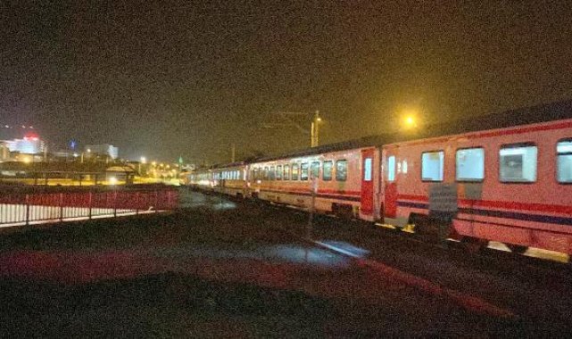 Kavga çıkınca makinist, treni durdurup polis çağırdı