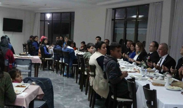 Kaymakam Aksoy, depremzedeler ile iftar yaptı