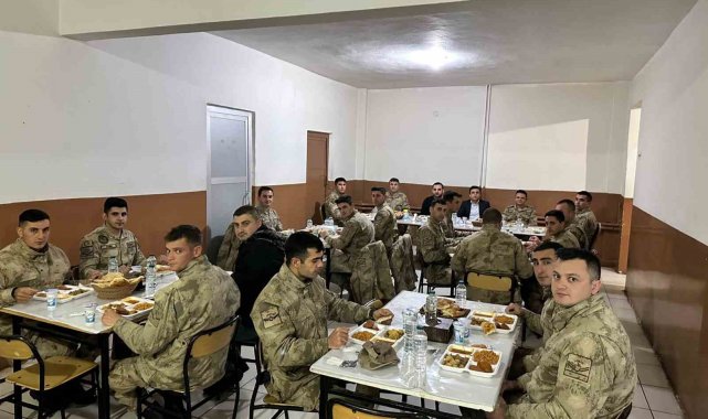 Kaymakam Karakaş, jandarmayla iftar açtı