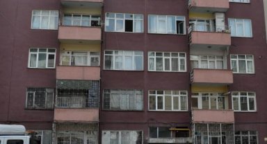 Kayseri'de, ağır hasarlı 5 katlı bina boşaltıldı