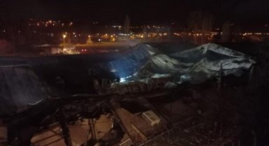 Kayseri'de, plastik ambalaj fabrikasında çıkan yangın korkuttu