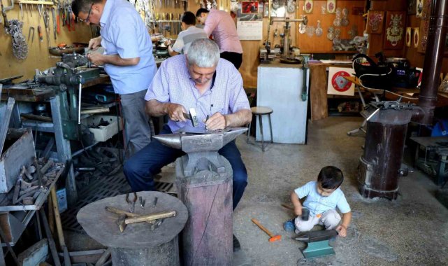 Kemaliye'de kapı tokmaklarının sırları