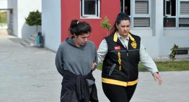 Kendisi gözcülük yaptı, sevgilisi bebek arabası çaldı