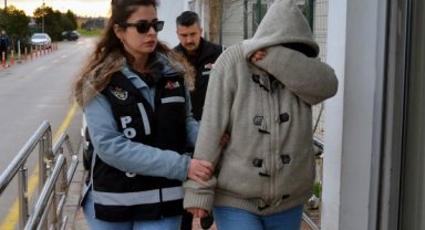 Kendisini kamu görevlisi olarak tanıtıp, işe aldırma vaadiyle dolandırdı