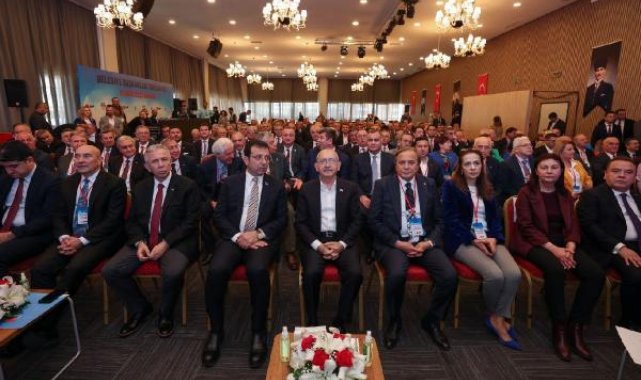 Kılıçdaroğlu, CHP'li belediye başkanlarıyla bir araya geldi