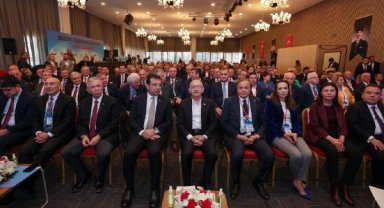 Kılıçdaroğlu, CHP'li belediye başkanlarıyla bir araya geldi