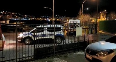 Kıyıya yanaşan balıkçı teknesi alabora oldu; 3 arkadaştan 2'si kurtarıldı, 1'i kayıp