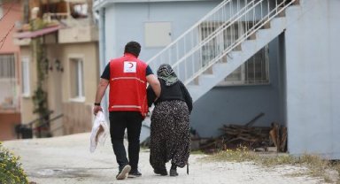 Kızılay, afet bölgesindeki beslenme hizmeti ve yardımlarını sürdürüyor