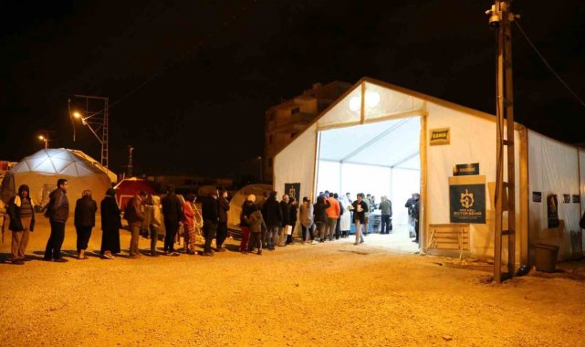 Kocaeli Büyükşehir çadır kentinde ilk sahur yapıldı