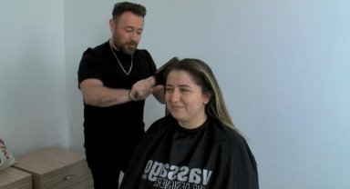 Kuaförlerden yurtta kalan depremzede kadınlara saç ve cilt bakımı
