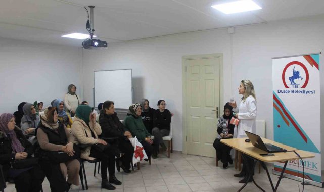 Kursiyerlere ağız ve diş sağlığı eğitimi