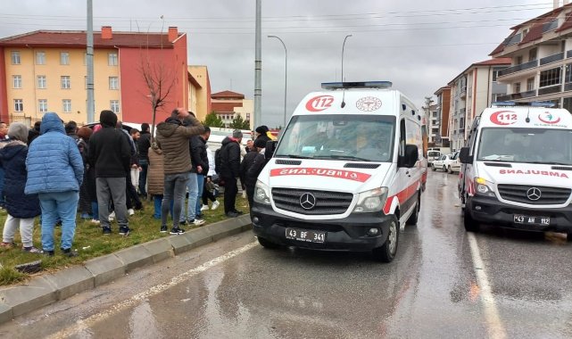 Kütahya'da işçi servisi ile münibüs çarpıştı: 7 yaralı