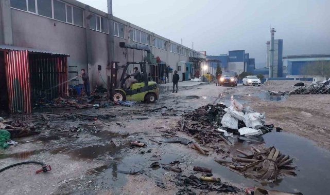 Kütahya'da tekstil fabrikasında korkutan yangın