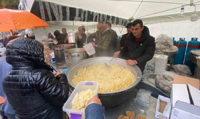 Lapseki Belediyesi deprem bölgesinde iftarlara başladı