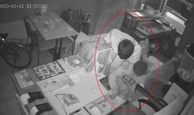 Lokantadan bozuk para hırsızlığı kamerada
