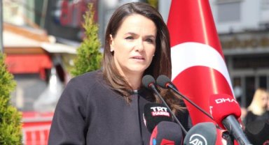 Macaristan Cumhurbaşkanı Novak, arama kurtarma köpeği Mancs'ın heykelinin açılışına katıldı
