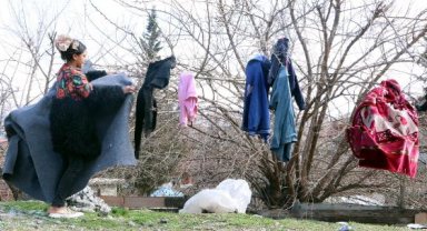 Malatya'da ağaçlar bile çamaşırla doldu