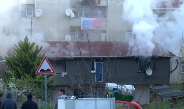 Maltepe'de ailesiyle birlikte oturduğu evi ateşe verdi