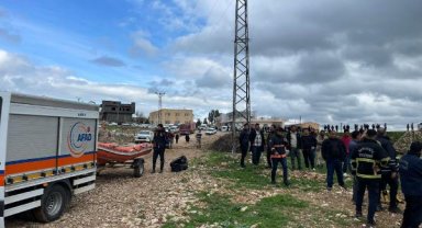 Mardin'de dereye düşen 11 yaşındaki Fatma aranıyor