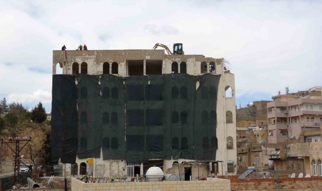 Mardin'de şimdiye kadar 29 milyon lira harcandı, bir betonarme daha yıkıldı