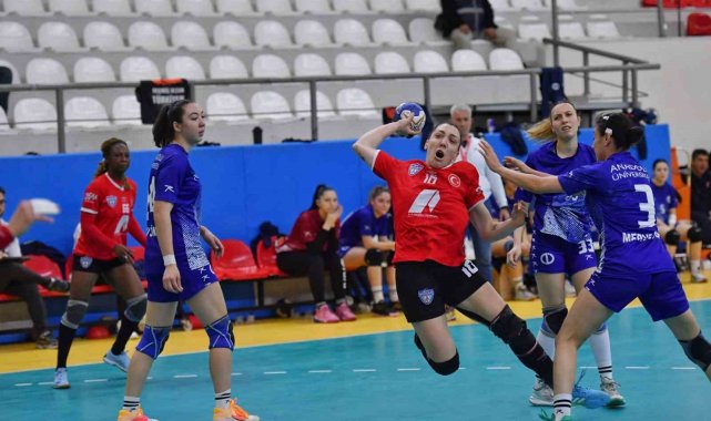 Mavi Kelebekler'in bileği bükülmüyor