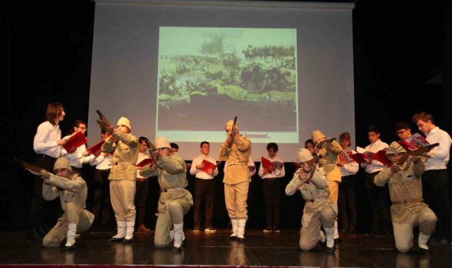 Mehmet Akif Ersoy Gölcük'te anıldı