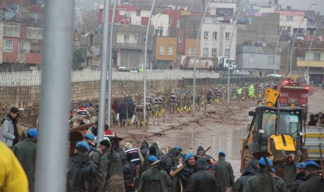 Mehmetçiğin sel bölgesindeki mesaisi devam ediyor